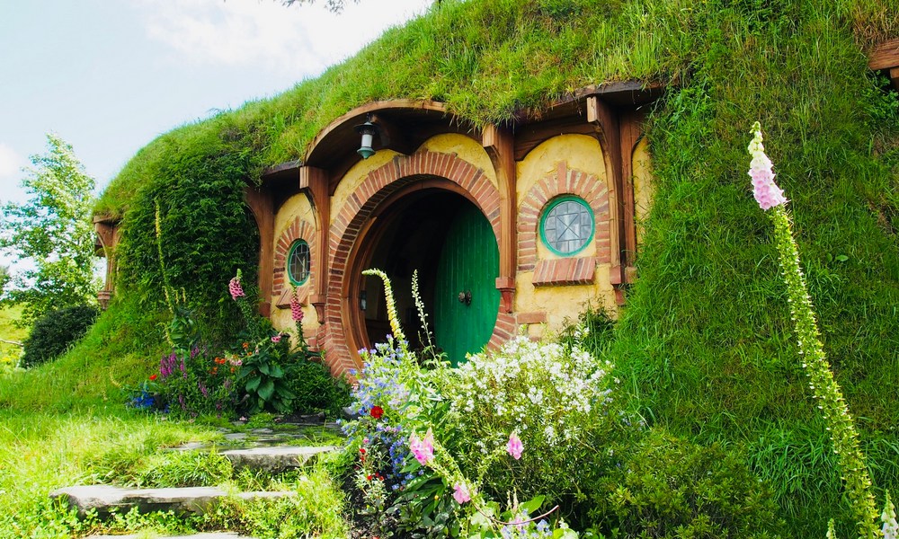 Wejście do domku Hobbita pod Pagórkiem