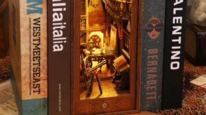 Book Nook między książkami