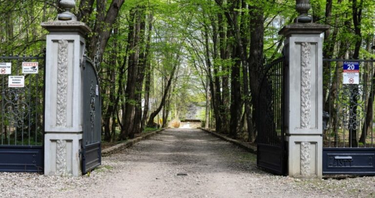 Magiczny Ogród Rzeźb, Owczarnia