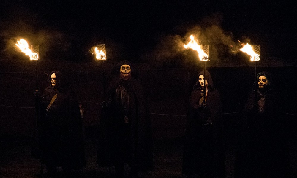 Ludzie obchodzący Samhain