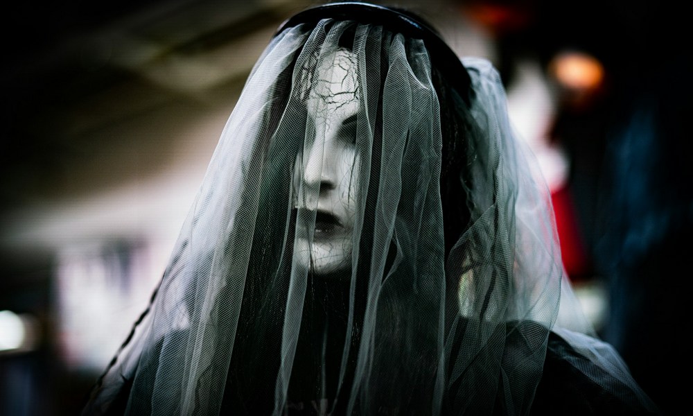 Upiorna Panna Młoda na Halloween