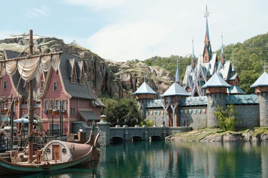 Jak tworzyć wiarygodne miasta fantasy?